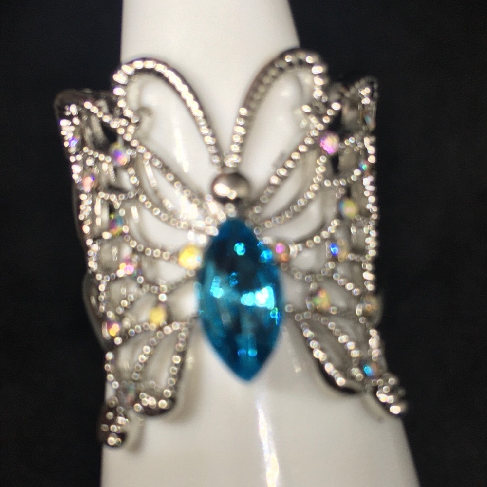 🦋 Butterfly Ring W/Colorblust Of Gorgeous Crystals On The Wings Ring